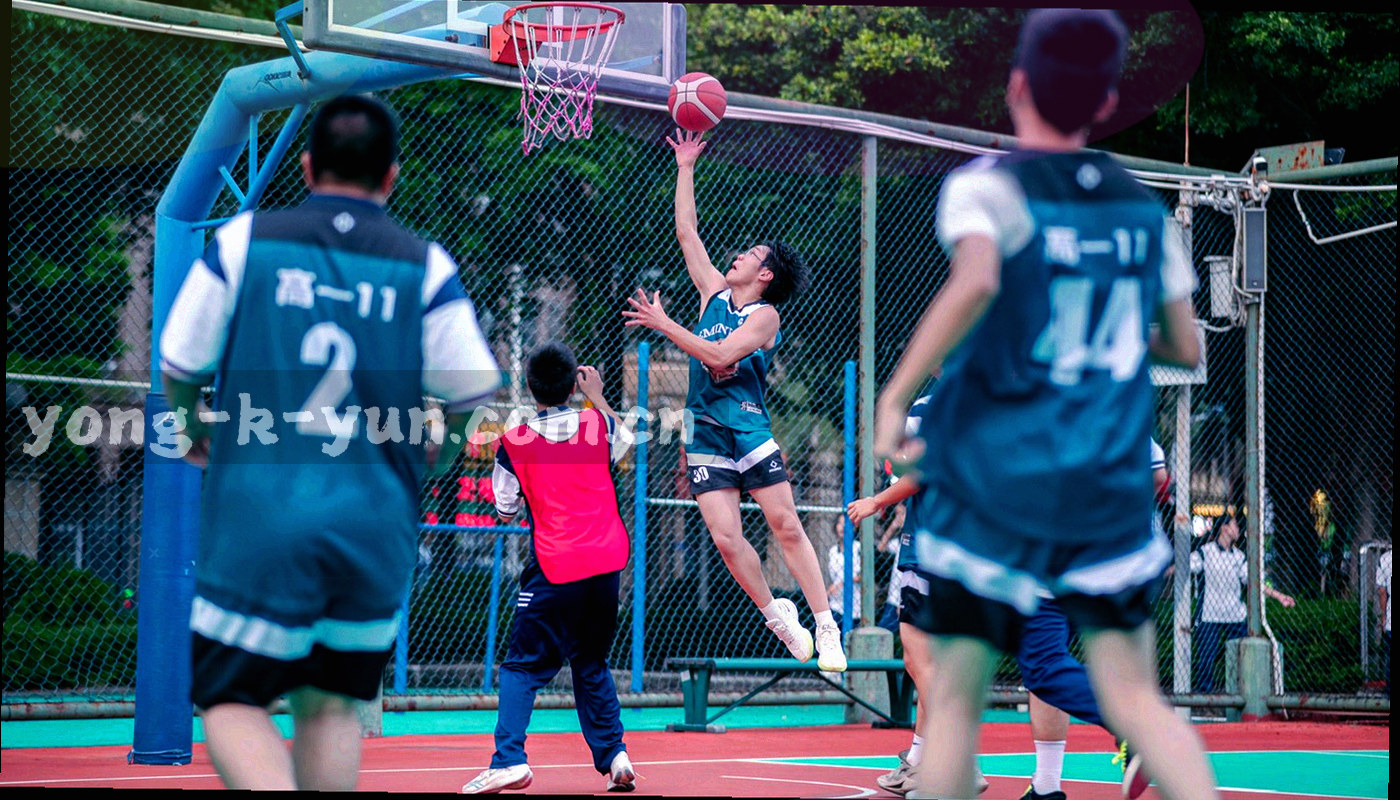 五个转会窗并排排布的几何切片图，表现不同窗口的人员变化对照关系